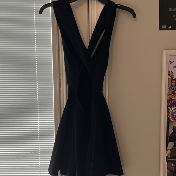 Women’s Dress - Picture 2 of 3